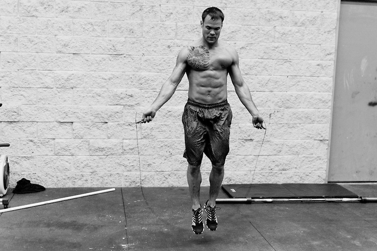 Double-Unders-Male-black-and-white