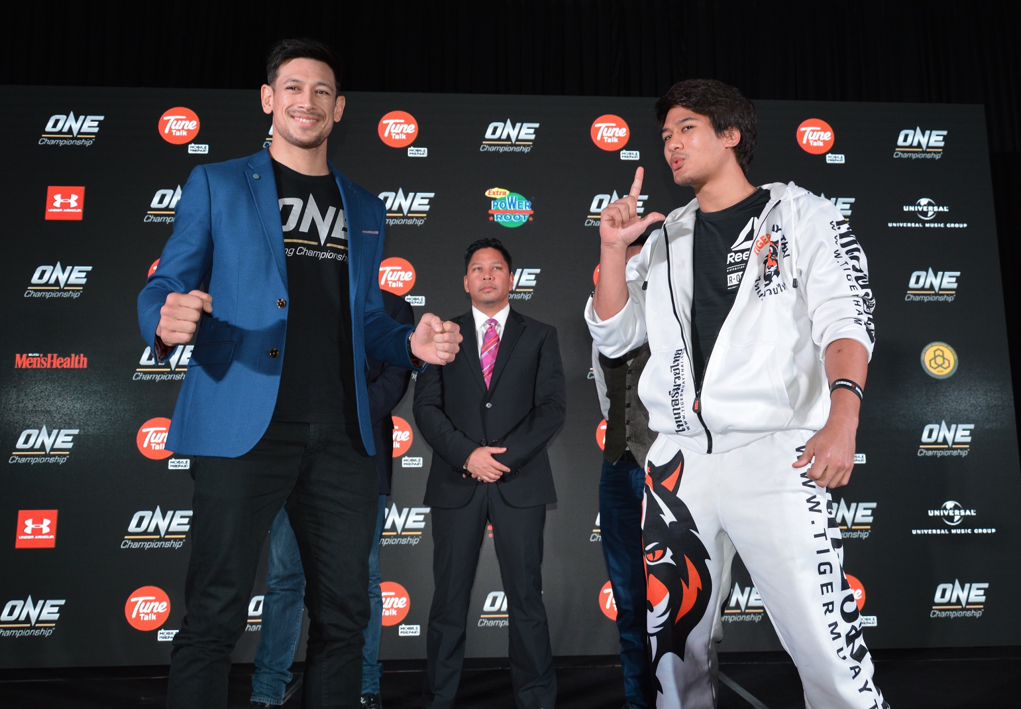 Peter Davis (Left) and Shannon “One Shin” Wiratchai (Right) taking on the fans while Victor Cui, CEO of ONE Championship looks on.