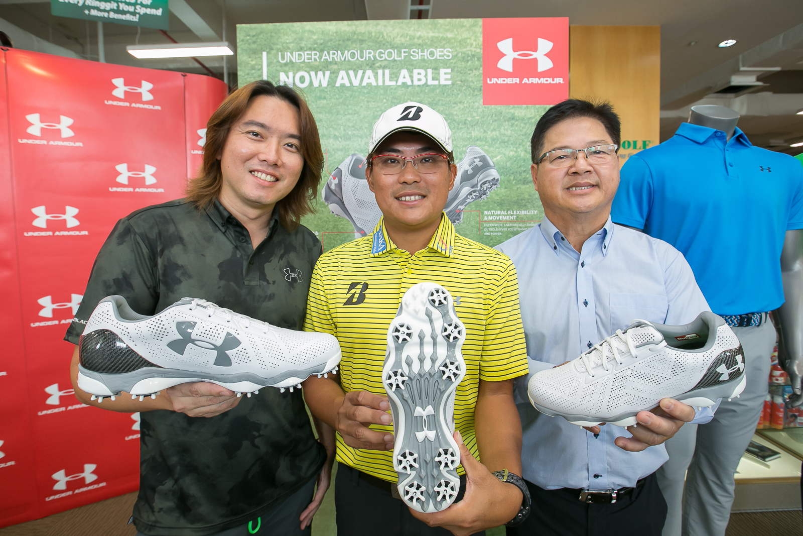L-R: Adrian Chai, Chief Marketing Officer of Triple Pte. Ltd., Nicholas Fung, Under Armour Malaysia Golf Brand Athlete and Mr. KP Low, Managing Director of MST Golf presenting the UA Drive One.