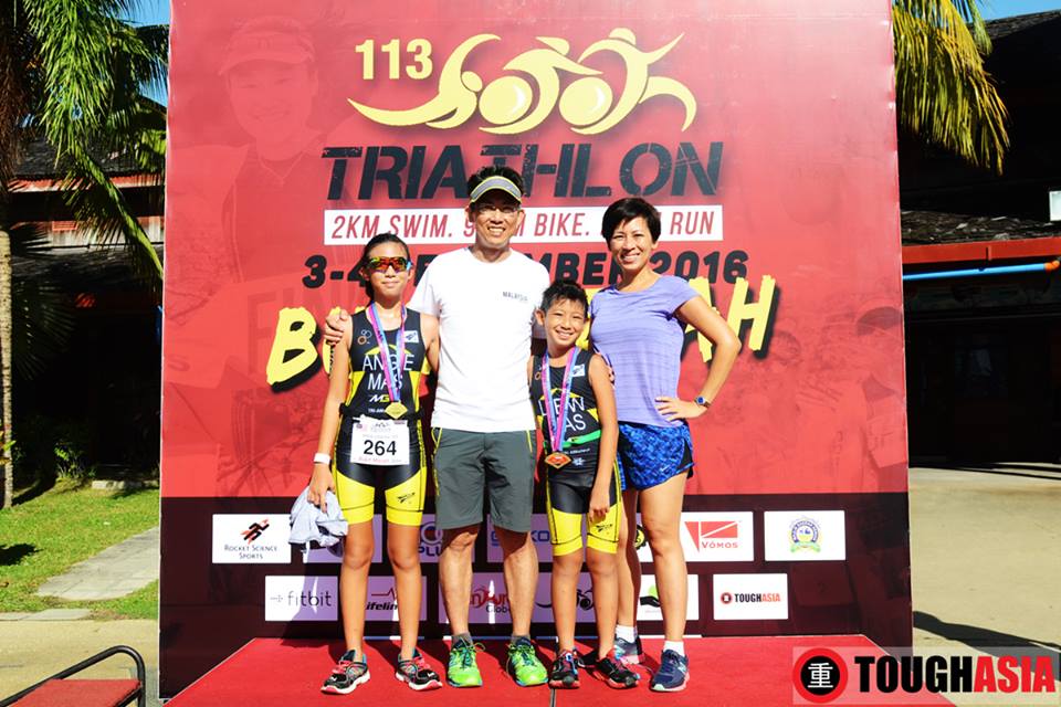 Fr L-R: Angie, Wilson, Edward and Elizabeth of the Liew family raced as a family for the first time at 113 Bukit Merah Triathlon. 