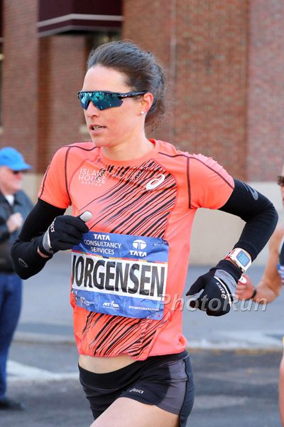 Olympian Gwen Jorgensen made her debut at the recent NYC Marathon 2016. (photorun.net)